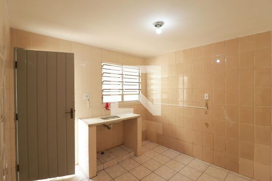 Cozinha de casa para alugar com 1 quarto, 20m² em Parque Peruche, São Paulo