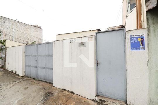Fachada de casa para alugar com 1 quarto, 20m² em Parque Peruche, São Paulo