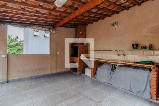 Quintal de casa para alugar com 3 quartos, 300m² em Jardim Paulista, Taboão da Serra