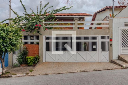 Fachada de casa para alugar com 3 quartos, 300m² em Jardim Paulista, Taboão da Serra
