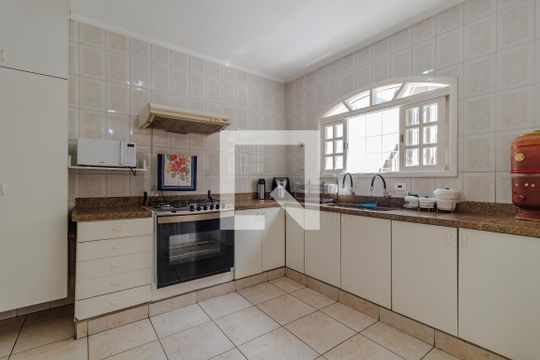 Cozinha de casa para alugar com 3 quartos, 300m² em Jardim Paulista, Taboão da Serra