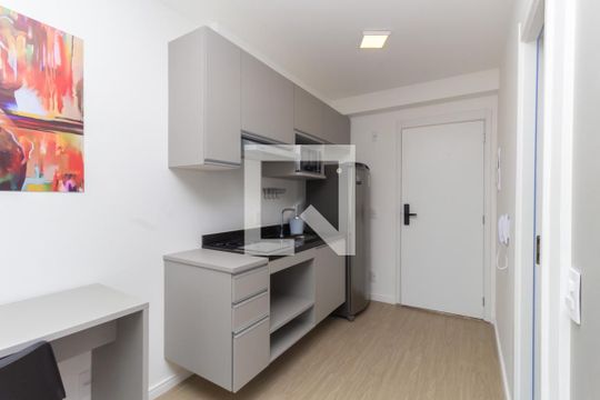 Cozinha de apartamento para alugar com 1 quarto, 25m² em Vila Mariana, São Paulo
