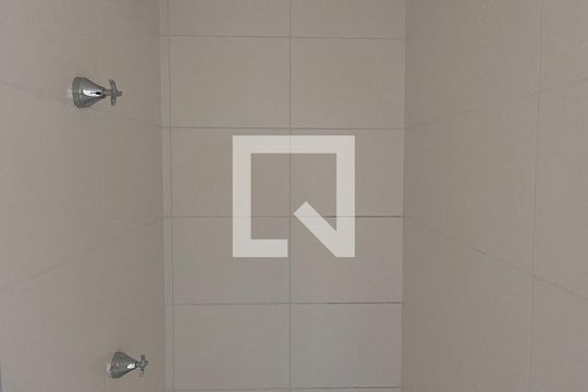 Banheiro de apartamento para alugar com 2 quartos, 35m² em Barra Funda, São Paulo