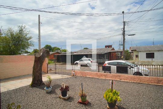 Área externa de casa para alugar com 3 quartos, 140m² em Feitoria, São Leopoldo