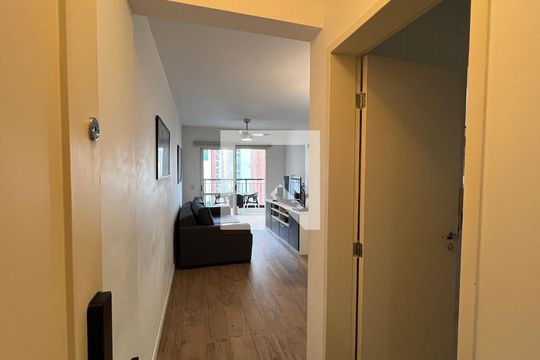 Entrada de apartamento à venda com 2 quartos, 70m² em Cerqueira César, São Paulo