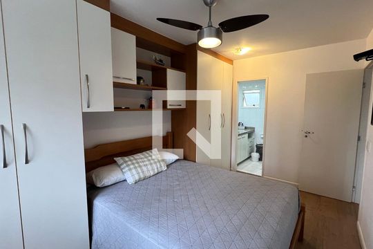 Suite de apartamento para alugar com 2 quartos, 70m² em Cerqueira César, São Paulo