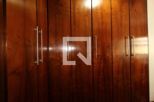 Closet da Suíte de casa à venda com 4 quartos, 300m² em Vila Valparaíso, Santo André