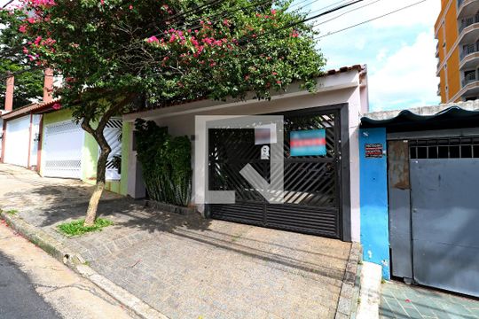 Fachada de casa à venda com 4 quartos, 300m² em Vila Valparaíso, Santo André