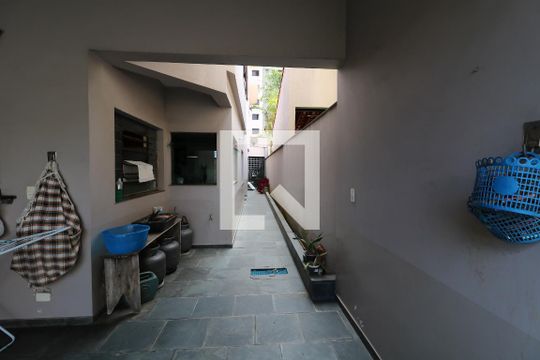 Quintal de casa à venda com 4 quartos, 300m² em Vila Valparaíso, Santo André