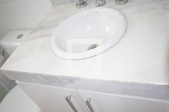 Banheiro de apartamento para alugar com 2 quartos, 36m² em Jardim Brasil (zona Norte), São Paulo
