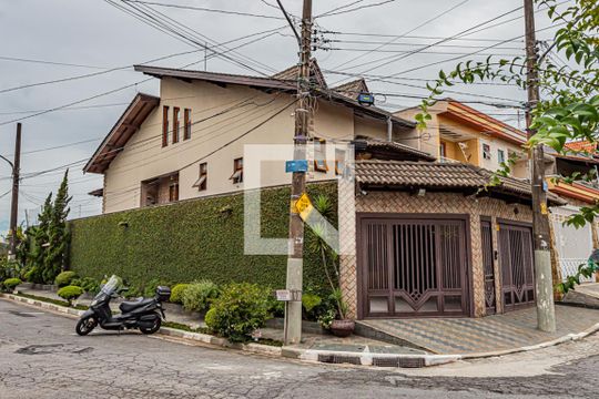 Fachada de casa para alugar com 3 quartos, 243m² em Jardim Cidade Pirituba, São Paulo