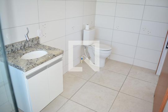 Banheiro de apartamento para alugar com 1 quarto, 45m² em Jardim das Margaridas, Salvador