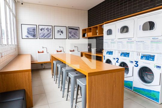 Área comum - Lavanderia de apartamento para alugar com 1 quarto, 34m² em Vila Paulista, São Paulo