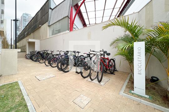 Bicicletário  de apartamento para alugar com 1 quarto, 30m² em Bom Retiro, São Paulo