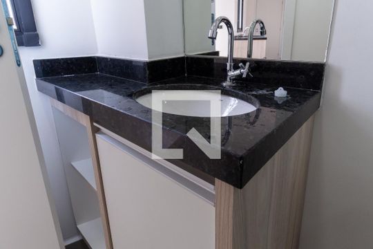 Banheiro de kitnet/studio à venda com 1 quarto, 24m² em Cidade Mãe do Céu, São Paulo