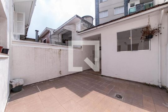 Quintal de casa para alugar com 2 quartos, 107m² em Vila Gumercindo, São Paulo