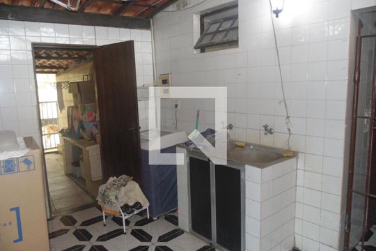 Área de Serviço de casa para alugar com 5 quartos, 410m² em Pituba, Salvador