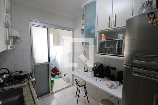 Cozinha de apartamento à venda com 2 quartos, 49m² em Vila Roque, São Paulo