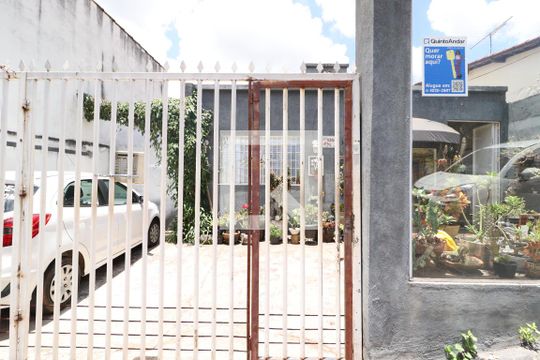 Fachada de casa para alugar com 3 quartos, 180m² em Lídice, Uberlândia
