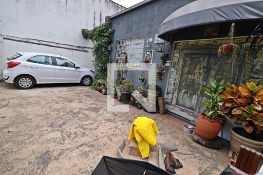 Garagem de casa para alugar com 3 quartos, 180m² em Lídice, Uberlândia
