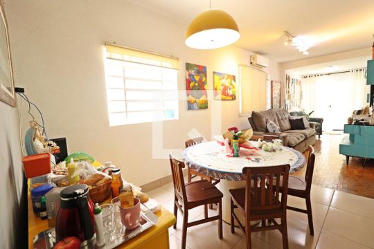 Sala 2 de casa para alugar com 3 quartos, 180m² em Lídice, Uberlândia