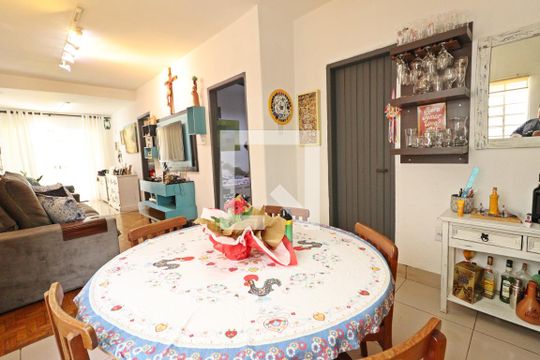 Sala 2 de casa para alugar com 3 quartos, 180m² em Lídice, Uberlândia