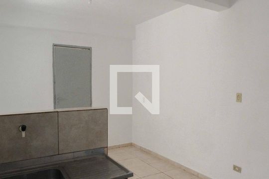 Sala de casa para alugar com 1 quarto, 48m² em Bussocaba, Osasco