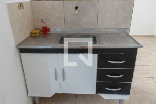 Cozinha de casa para alugar com 1 quarto, 48m² em Bussocaba, Osasco