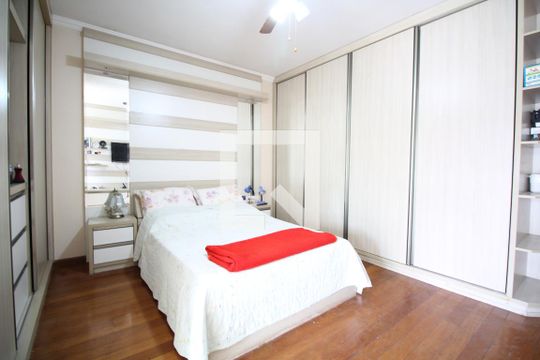 Suite 1 de casa à venda com 6 quartos, 360m² em Cambuci, São Paulo