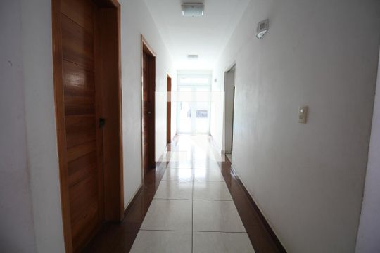 Corredor de casa para alugar com 6 quartos, 360m² em Cambuci, São Paulo