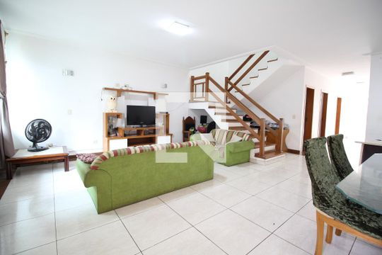 Sala de casa à venda com 6 quartos, 360m² em Cambuci, São Paulo