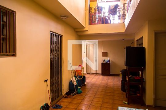 Quintal de casa à venda com 4 quartos, 207m² em Cidade Vargas, São Paulo