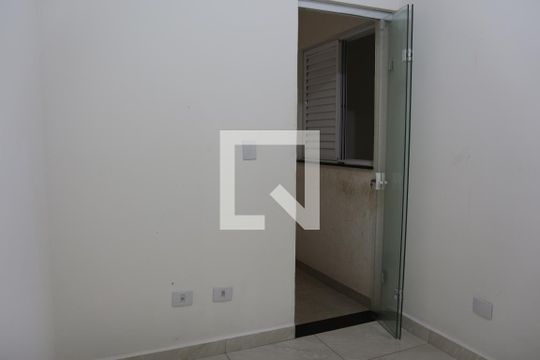 Quarto 1 de apartamento para alugar com 2 quartos, 44m² em Jardim Santa Teresinha, São Paulo
