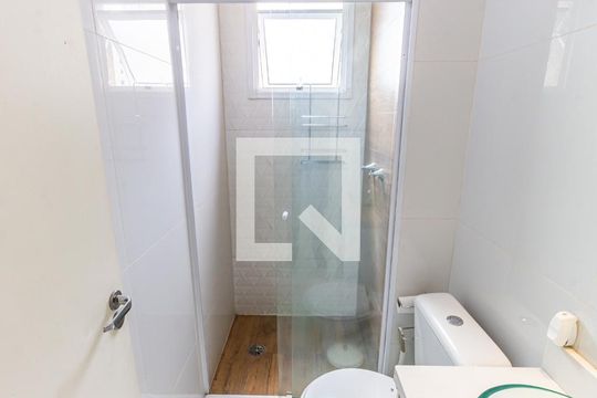 Banheiro de apartamento para alugar com 2 quartos, 42m² em Brás, São Paulo