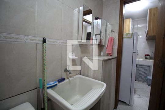 Banheiro de apartamento para alugar com 1 quarto, 25m² em Liberdade, São Paulo
