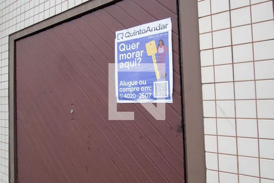 Fachada - placa instalada de casa à venda com 3 quartos, 240m² em Vila Marina, São Paulo