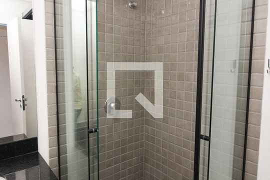 Banheiro de kitnet/studio à venda com 1 quarto, 22m² em Centro Histórico, Porto Alegre