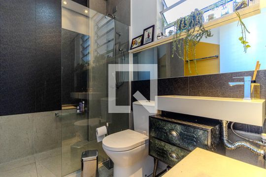 Banheiro de apartamento à venda com 1 quarto, 63m² em República, São Paulo