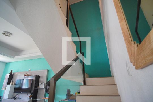 Escada para dormitórios de casa à venda com 3 quartos, 280m² em Morro Santana, Porto Alegre