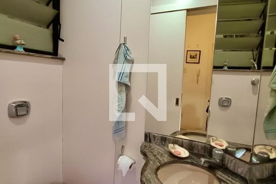 Lavabo  de apartamento à venda com 3 quartos, 400m² em Copacabana, Rio de Janeiro