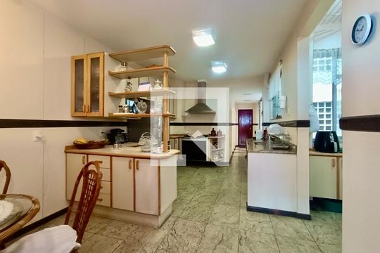 Copa / Cozinha  de apartamento à venda com 3 quartos, 400m² em Copacabana, Rio de Janeiro
