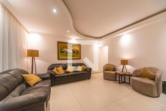 Casa à venda com 5 quartos, 320m² em Jardim Las Vegas, Santo André