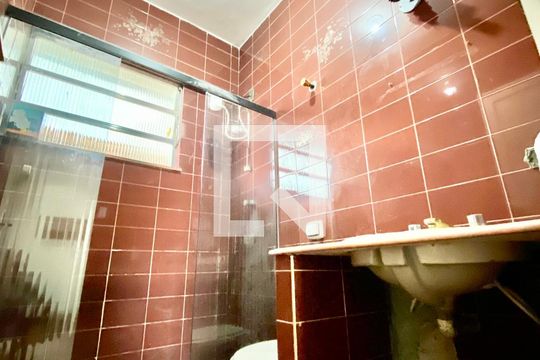 Banheiro de apartamento à venda com 3 quartos, 88m² em Pilares, Rio de Janeiro