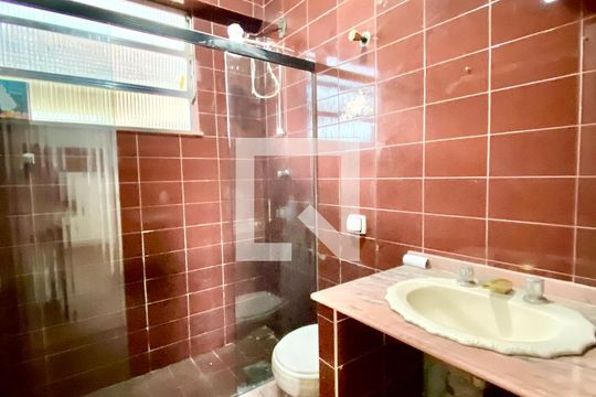 Banheiro de apartamento à venda com 3 quartos, 88m² em Pilares, Rio de Janeiro
