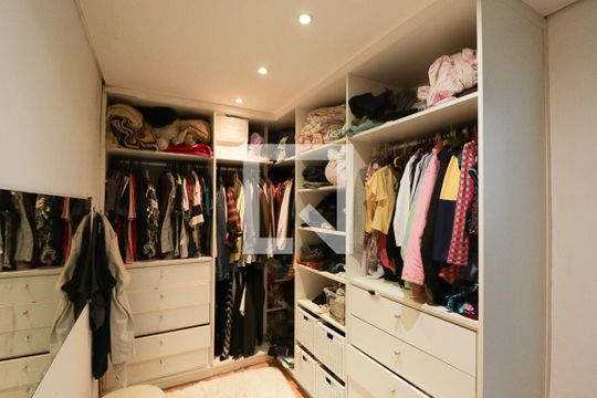 Closet da Suíte 2 de casa à venda com 3 quartos, 225m² em Limão, São Paulo