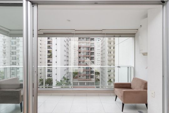 Varanda de kitnet/studio para alugar com 1 quarto, 36m² em Brooklin, São Paulo