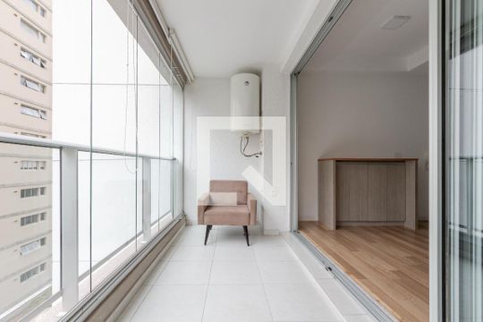Varanda de kitnet/studio para alugar com 1 quarto, 36m² em Brooklin, São Paulo