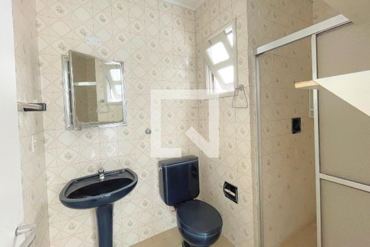 Banheiro de apartamento à venda com 2 quartos, 43m² em Parque Santa Fé, Porto Alegre