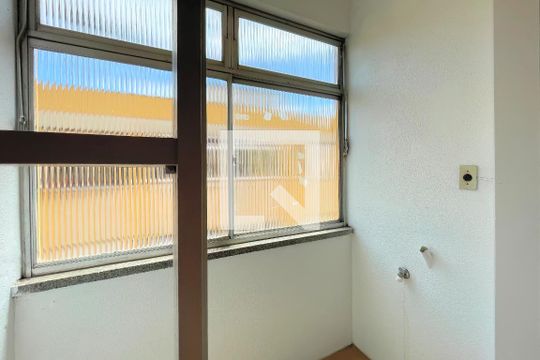 Área de serviço de apartamento à venda com 2 quartos, 43m² em Parque Santa Fé, Porto Alegre