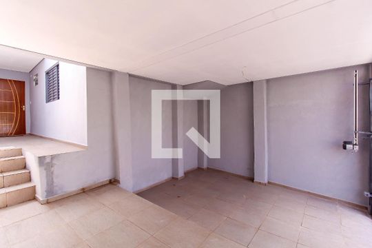Garagem de casa para alugar com 3 quartos, 120m² em Vila Prudente, São Paulo